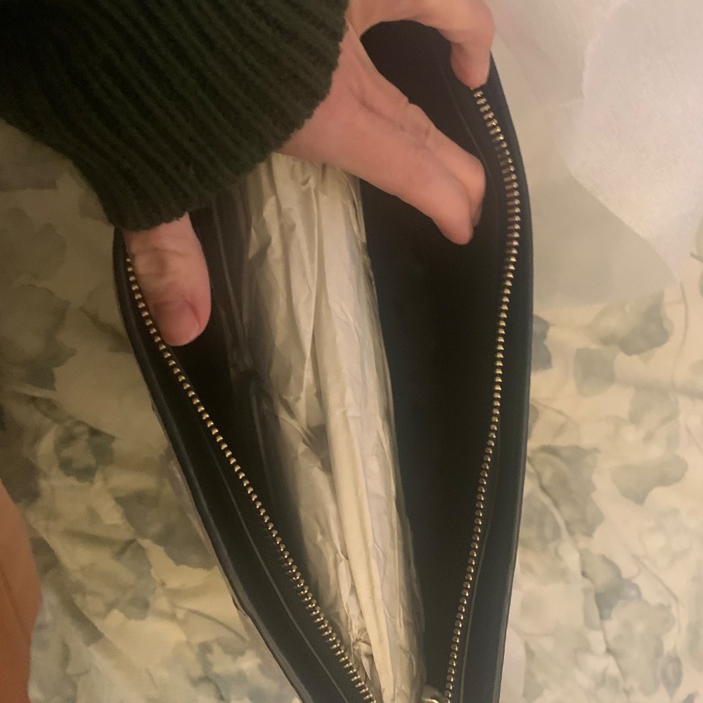 kate spade Cream Crossbody Bag with Black Trim - Picture 7 of 7